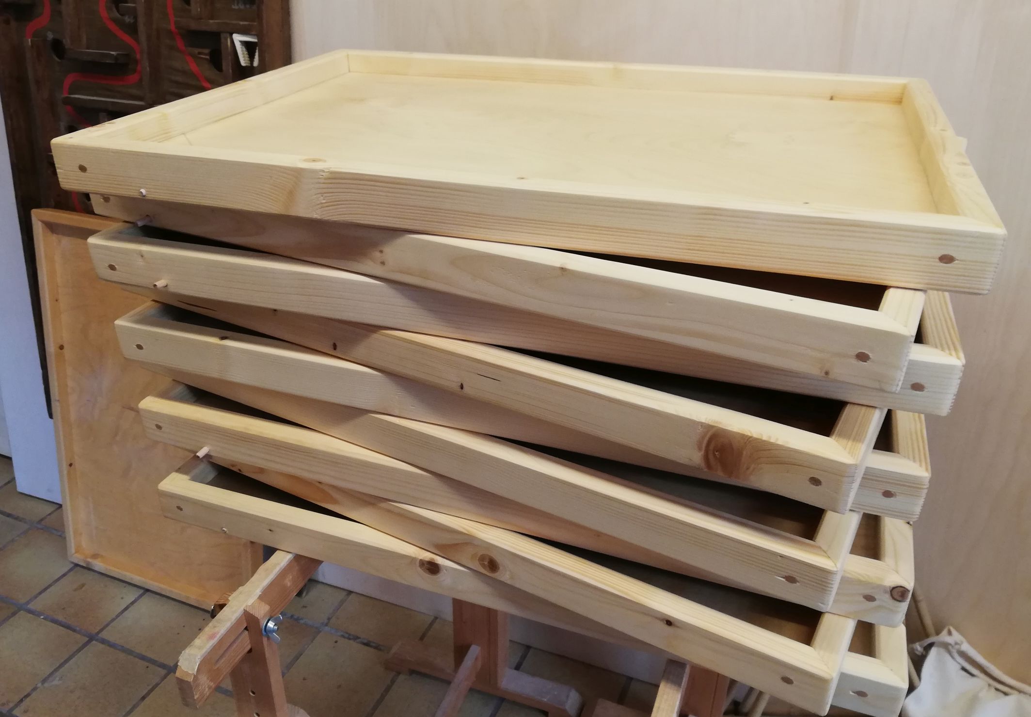 Fertige Platten für die Spieltische